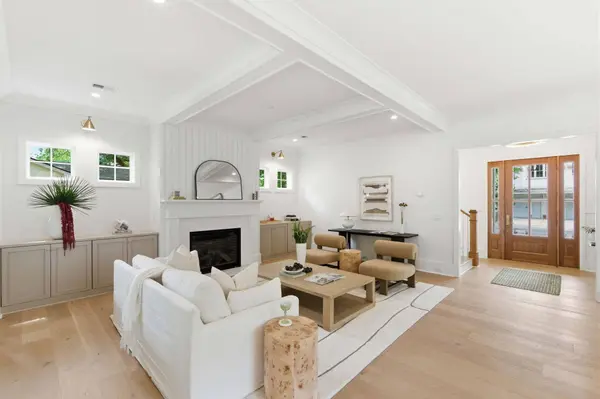 677 Ferry St, Mount Pleasant, SC 29464