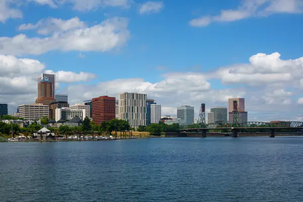 Best Sections of Cities and Communities in Oregon to Buy 2026