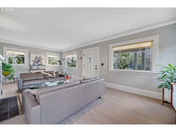 2532 NE 49TH AVE, Portland, OR 97213