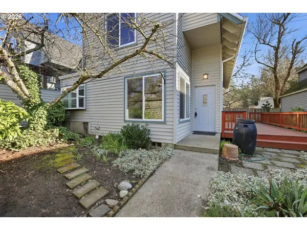 111 KINGSGATE RD, Lake Oswego, OR 97035