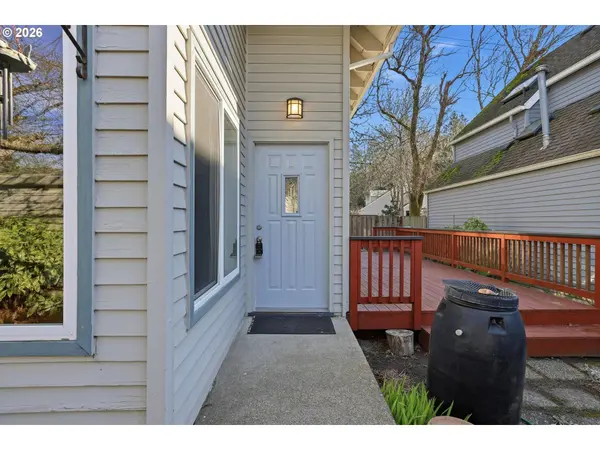 111 KINGSGATE RD, Lake Oswego, OR 97035