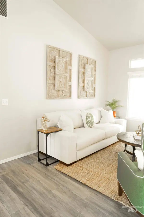 5319 Weston Ave, Caldwell, ID 83607-1909