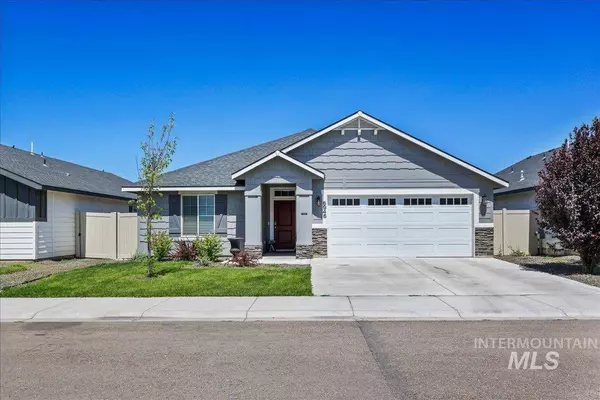 6946 W Grand Rapids Dr, Meridian, ID 83646-1585