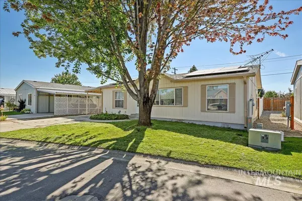 1353 Republic Ln, Emmett, ID 83617