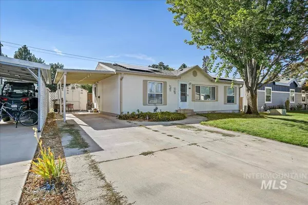 1353 Republic Ln, Emmett, ID 83617