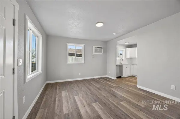 119 Holly St, Caldwell, ID 83605-3931