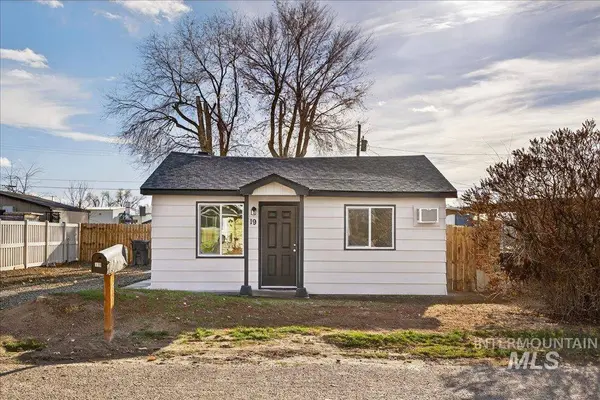 119 Holly St, Caldwell, ID 83605-3931