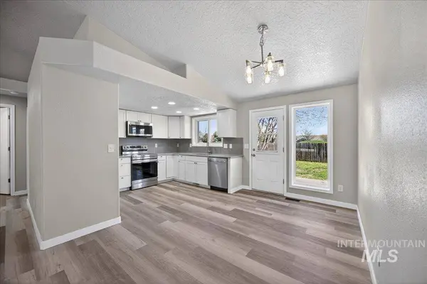 11 Marjorie Ave, Middleton, ID 83644