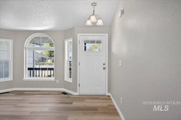 11 Marjorie Ave, Middleton, ID 83644
