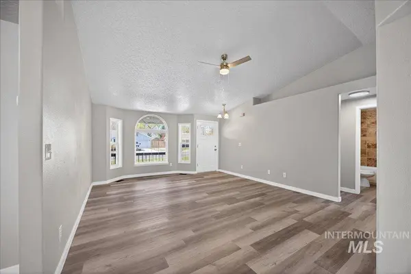 11 Marjorie Ave, Middleton, ID 83644