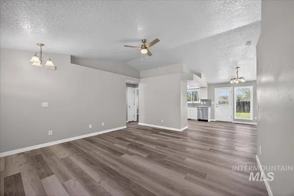 11 Marjorie Ave, Middleton, ID 83644