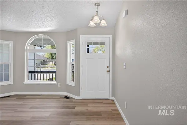 11 Marjorie Ave, Middleton, ID 83644