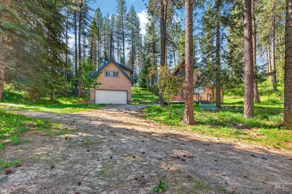 5 Pump House Rd, Garden Valley, ID 83622-5059