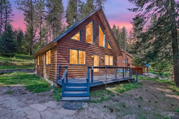 5 Pump House Rd, Garden Valley, ID 83622-5059