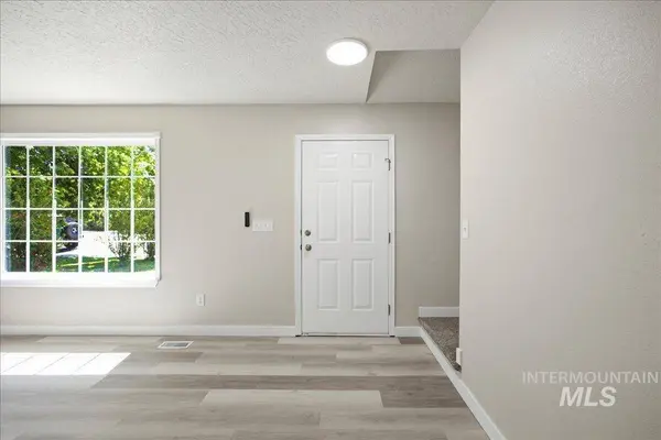 112 Barbara Dr, Middleton, ID 83644-5758