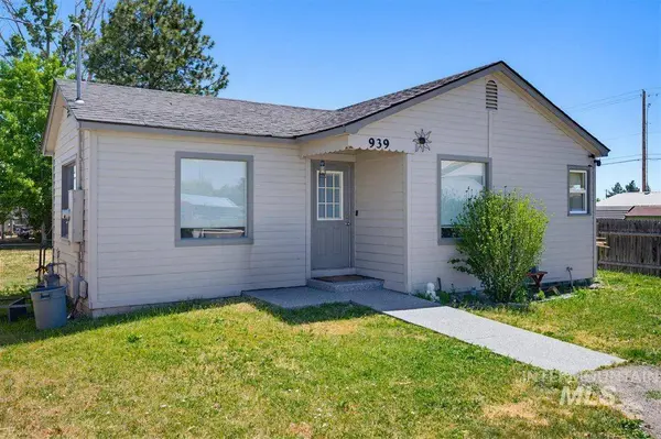 939 W Owyhee St, Kuna, ID 83634-2205