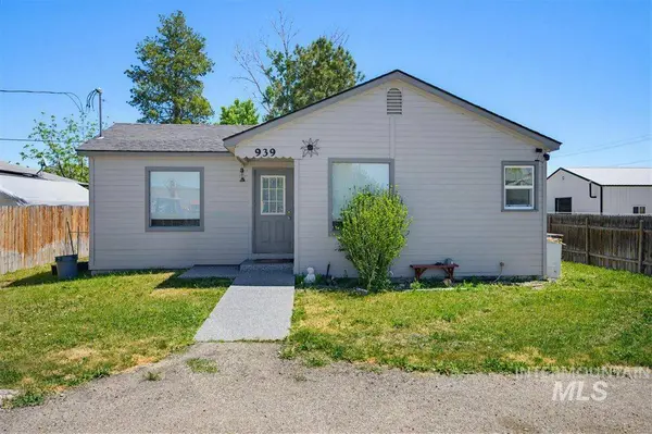 939 W Owyhee St, Kuna, ID 83634-2205