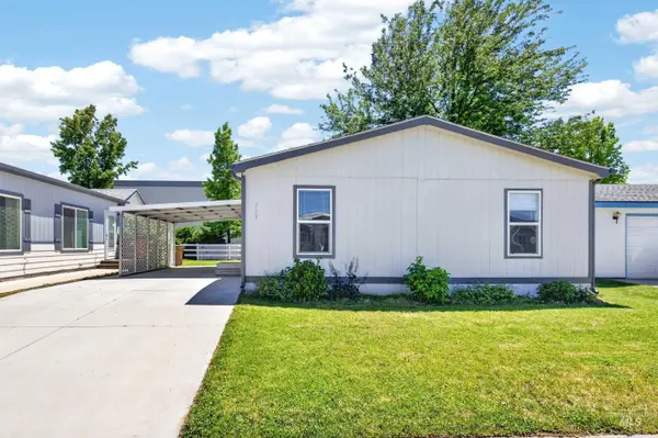 709 Liberty Ln, Emmett, ID 83617-3792