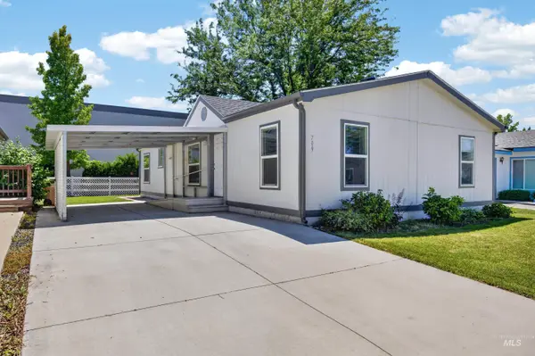 709 Liberty Ln, Emmett, ID 83617-3792