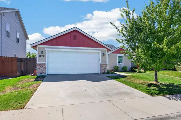 877 E Shady Ridge Dr, Kuna, ID 83634