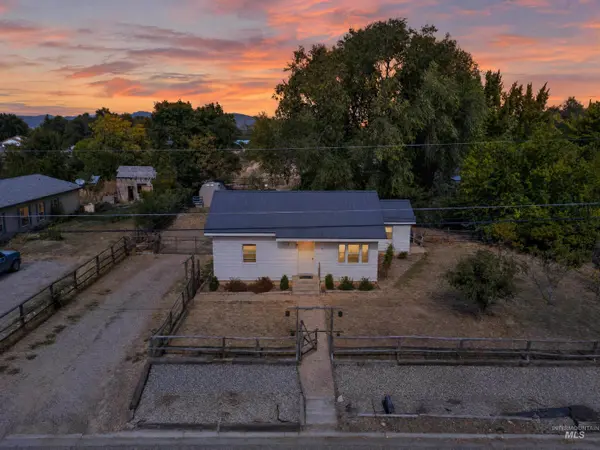 1124 W Galloway Ave, Weiser, ID 83672
