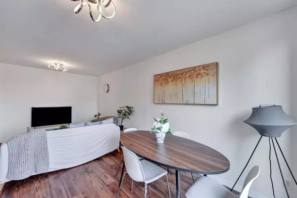 1189 Howe ST #2703, Vancouver, BC V6Z 2X4