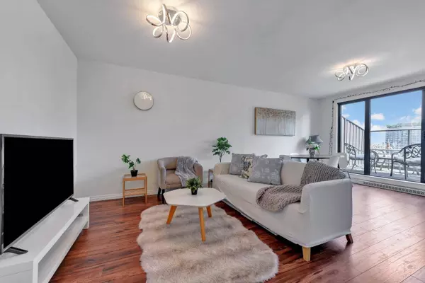 1189 Howe ST #2703, Vancouver, BC V6Z 2X4