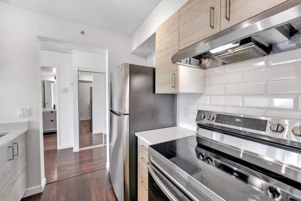 9830 Whalley BLVD #803, Surrey, BC V3T 5S7