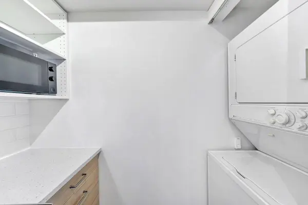 9830 Whalley BLVD #803, Surrey, BC V3T 5S7