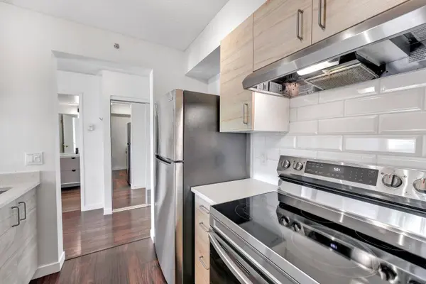 9830 Whalley BLVD #803, Surrey, BC V3T 5S7