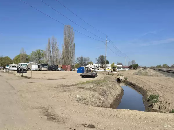 5613 Laster Ln, Caldwell, ID 83607