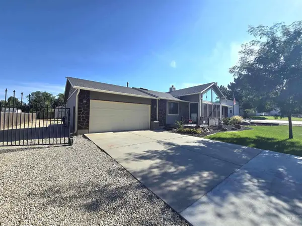 5910 Oak St, Nampa, ID 83687