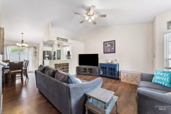 1913 W Meffan, Nampa, ID 83651