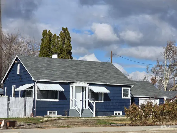 320 Lake Lowell Ave, Nampa, ID 83686