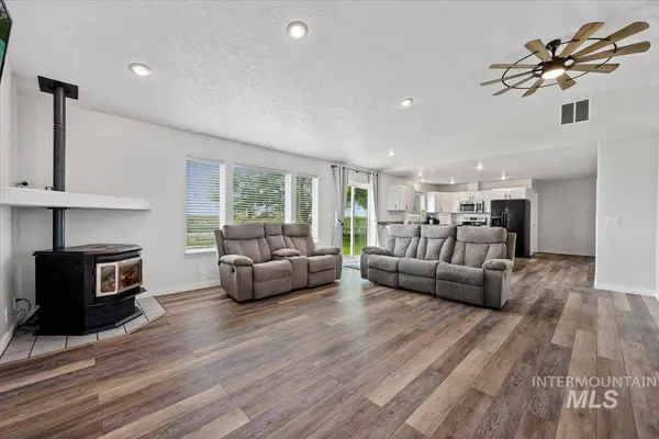 4039 N 1000 East, Buhl, ID 83316