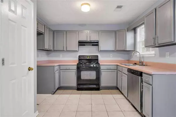 939 Redan TRCE, Stone Mountain, GA 30088