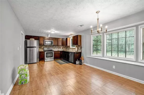 621 Blue Flag LN, Fairburn, GA 30213