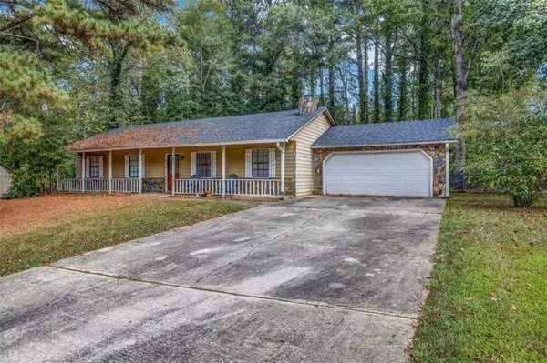 621 Blue Flag LN, Fairburn, GA 30213