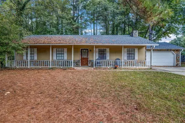 621 Blue Flag LN, Fairburn, GA 30213