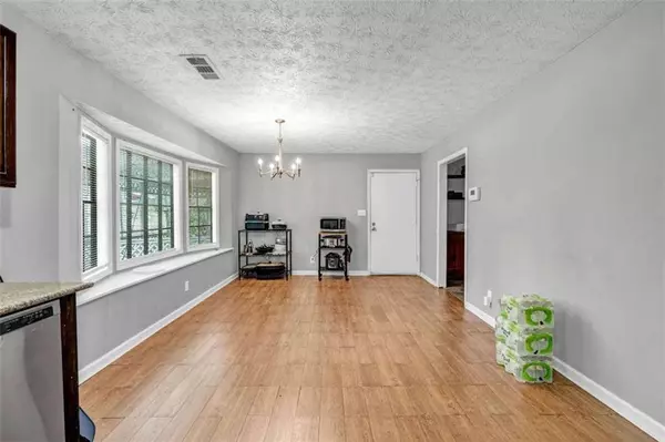 621 Blue Flag LN, Fairburn, GA 30213