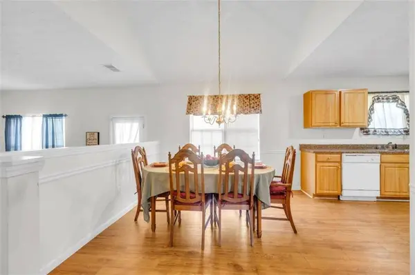 1289 Labrador LN, Riverdale, GA 30296