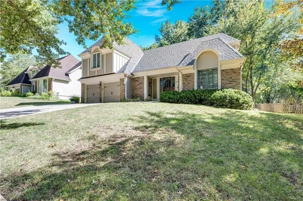 8017 W 115th TER, Overland Park, KS 66210