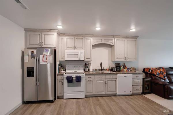 1732 and 1734 Dollys Way, Heyburn, ID 83336