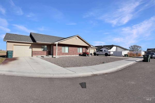 1732 and 1734 Dollys Way, Heyburn, ID 83336