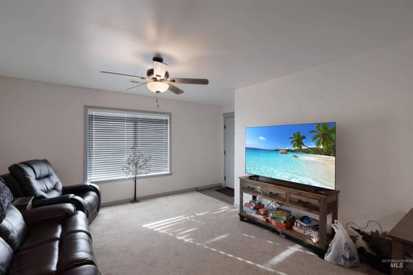 1732 and 1734 Dollys Way, Heyburn, ID 83336