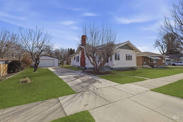 1741 Yale Ave, Burley, ID 83318