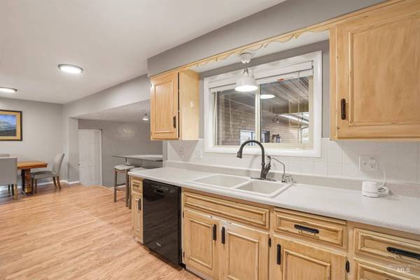 206 Pleasant Way, Rupert, ID 83350