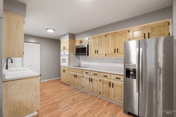 206 Pleasant Way, Rupert, ID 83350