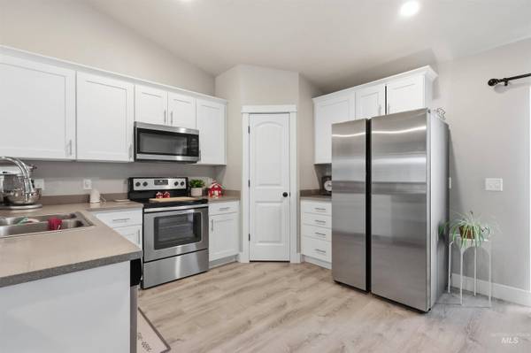 359 Miller Ave, Burley, ID 83318