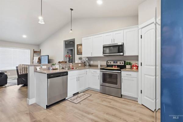 359 Miller Ave, Burley, ID 83318